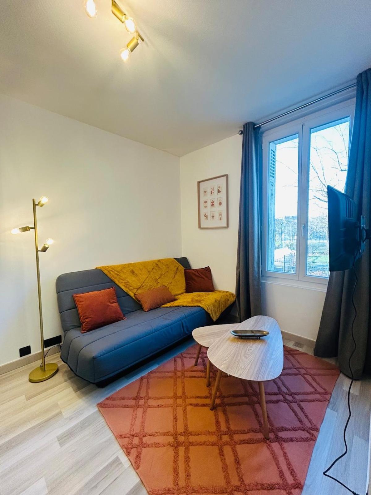 Appartement Charmant Proche Gare Tours Exteriör bild