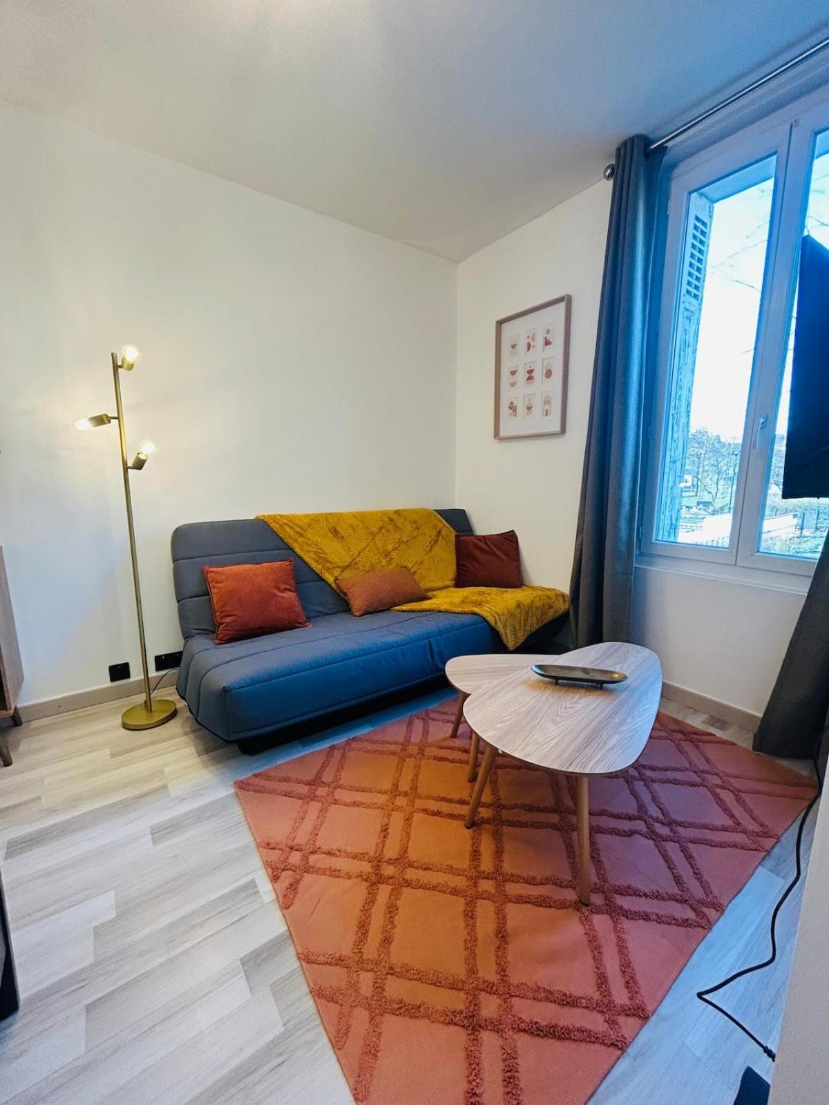 Appartement Charmant Proche Gare Tours Exteriör bild